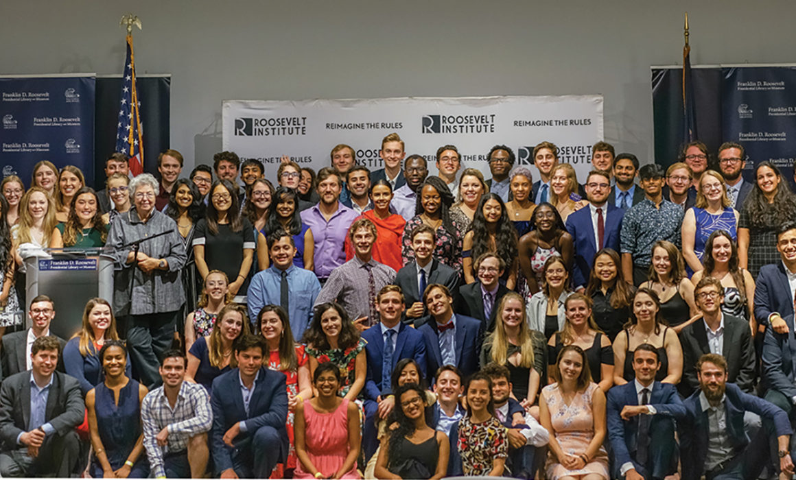 Roosevelt Network Alumni Group Shot - Hyde Park Reunion