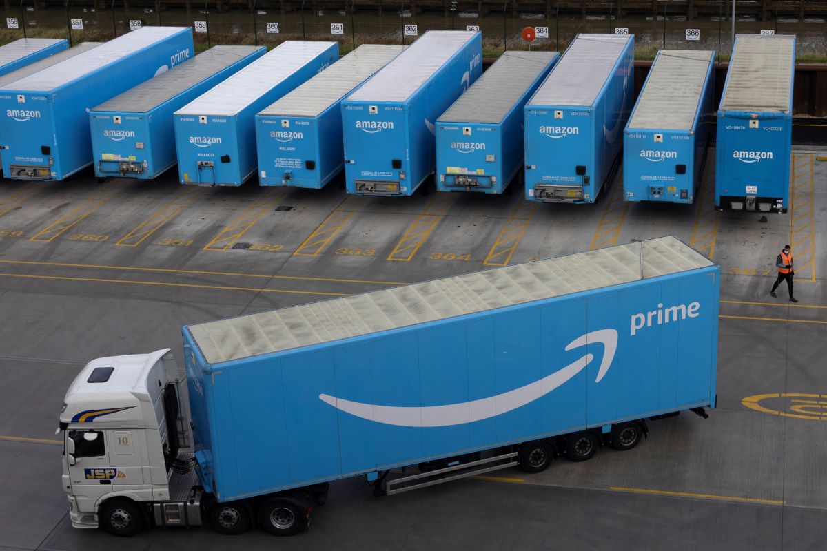 Amazon trucking fleet
