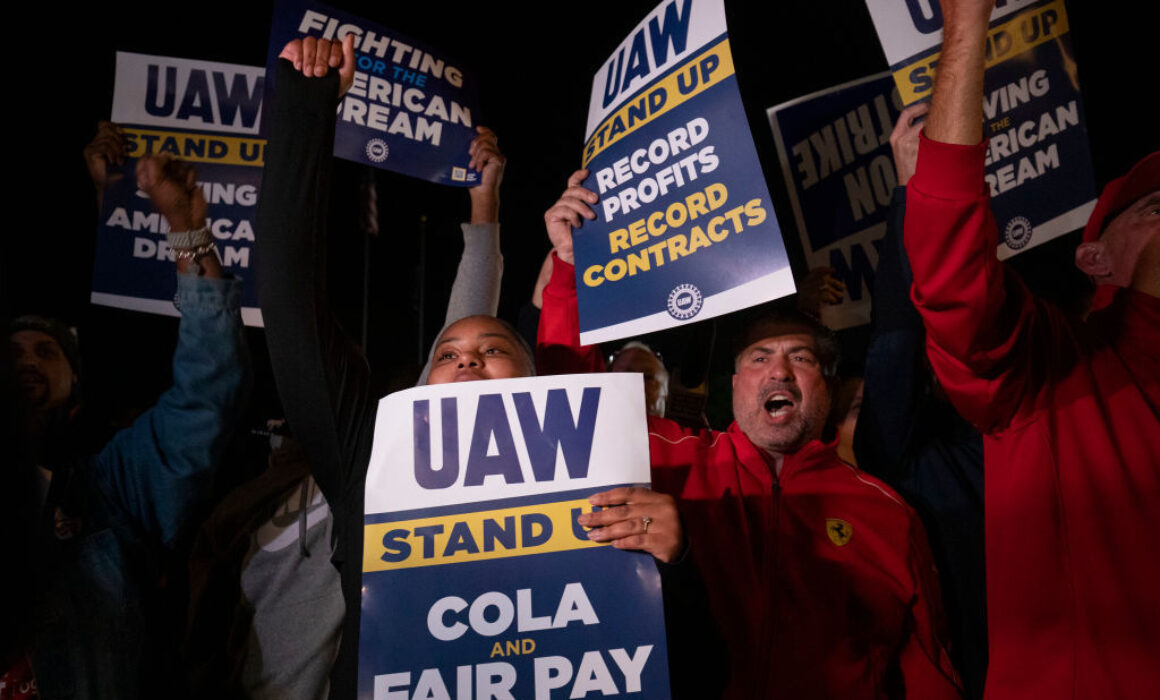 United Auto Workers Hold Limited Strikes As Contract Negotiations Expire